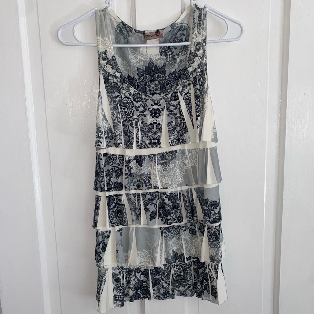 Body Central size small ruffley y2k tank top blouse